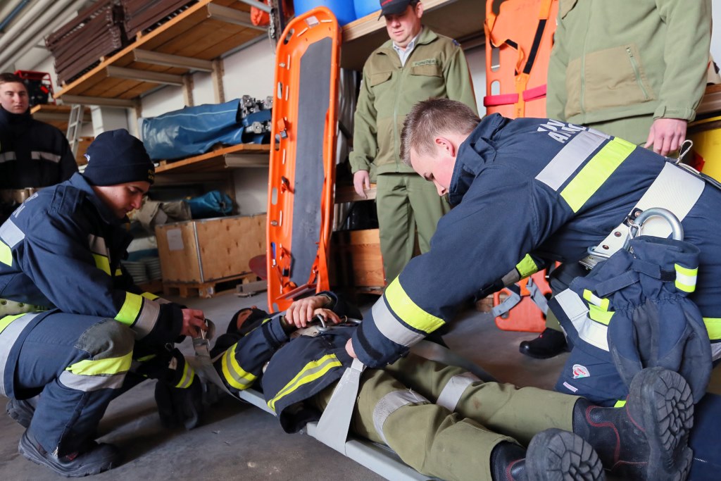 98 Neue Feuerwehrmitglieder Ausgebildet Bezirk Wels Land